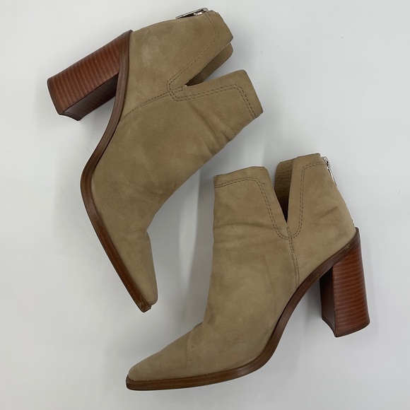 Vince Camuto Welland Tuscan Suede Point Toe Block Heel Ankle Bootie Tortilla 8.5 - Picture 1 of 16
